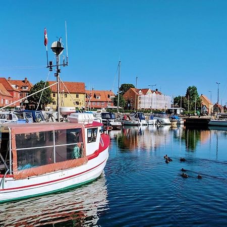 Harbour Sleep Motel Neksø Kültér fotó
